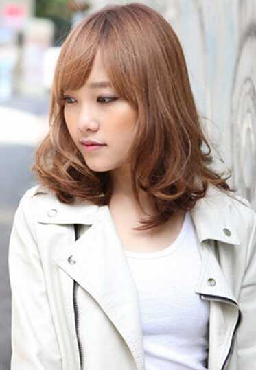 精选五款韩式斜刘海发型，修颜更显气质