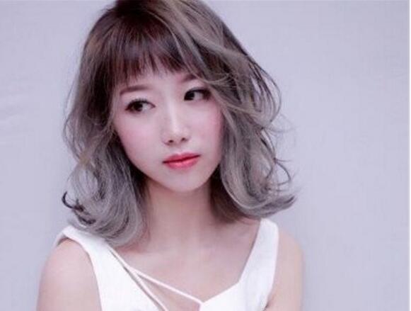 韩国女生齐肩式的外翘短发发型减龄又清新