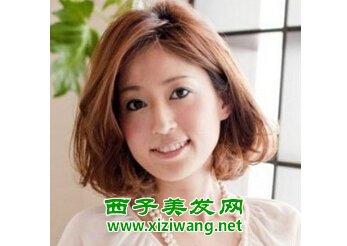 怎样打理中短卷发女生中短卷发打理技巧