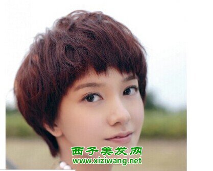 女生蘑菇头短发发型造型图片